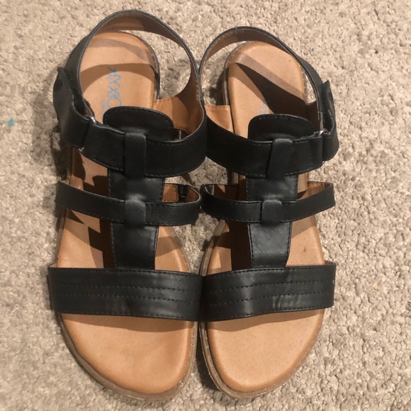 Axxiom Black Sandals - Picture 1 of 3
